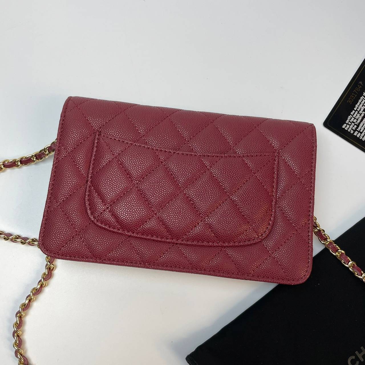 VIP 】หนังแท้ CHANEL WOC style โทนสีพาสเทล กระเป๋าสะพายทรงสวยตลอดกาล วัสดุหนังลายคาเวียร์ เนื้อนุ่ม อยู่ทรงคุณภาพดีตามแบบฉบับของแบรนด์ น้ำหนักเบา ด้านหน้ามีโลโก้แบรนด์อะไหล่หรู มีช่องใส่บัตร ใส่ของจุกจิก เปิดปิดด้วยฝาปิดกระดุม ซับในหนัง ตัวจริงสวยมากๆถูกใจ