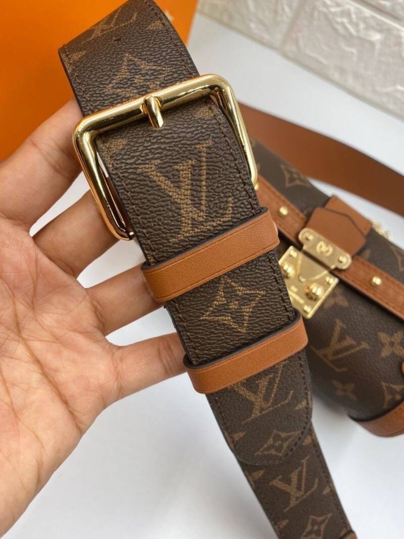 LOUIS VUITTON PAPILLON TRUNK Monogram coated canvas สินค้าออกใหม่ สวยงามมากๆค่ะ ใบจริงน่ารัก น่าใช้มากๆ พกพาสะดวก แนะนำมีติดตัวไว้สักใบไม่ผิดหวังแน่นอน ห้ามพลาดเลยนะคะ!