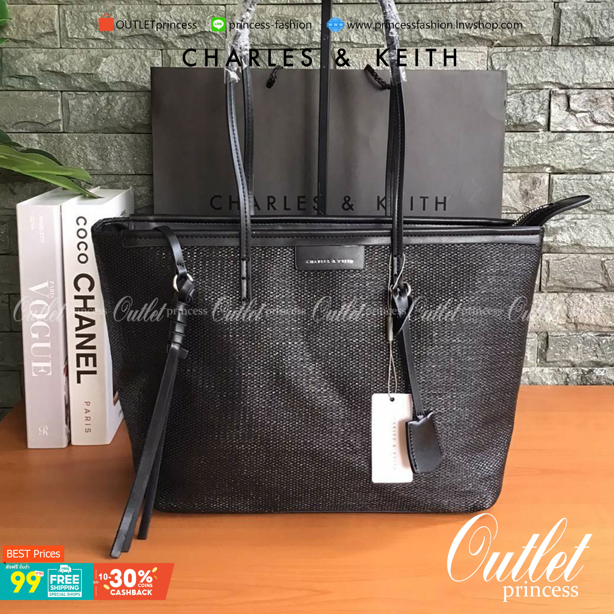 Charles & Keith Black Textured Tote Bag ฮอตฮิตตลอดกาลสำหรับรุ่นนี้ รุ่นยอดนิยม!! มากี่รอบกี่รอบก็ขายดี ใครไม่มีรุ่นนี้ติดตู้ไว้ถือว่าเชยมาก(!!) กระเป๋าสะพายทรง Shopping bag ใบใหญ่จุของได้ใจ น้ำหนักเบา โดดเด่นด้วย Textured วัสดุสานรอบใบ ตัดขอบหนัง สวยอยู่ท
