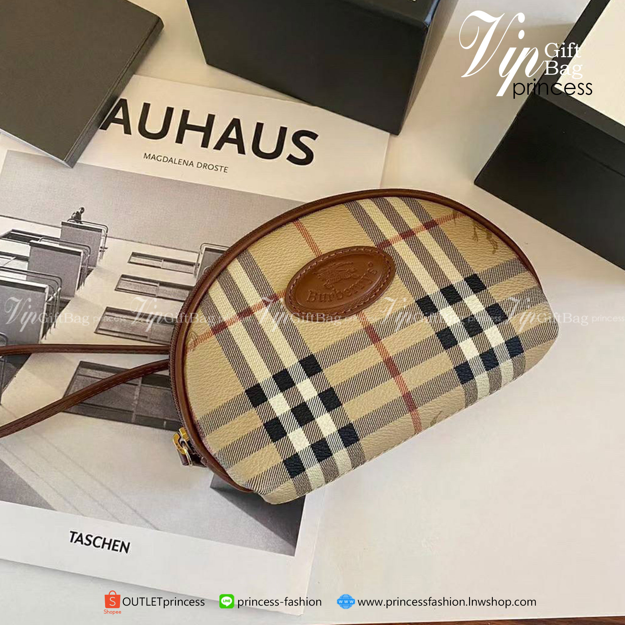 พรีเมี่ยมกิ๊ฟแท้ 100% กระเป๋าอเนกประสงค์ สุดหรู BURBERRY COSMETIC BAG