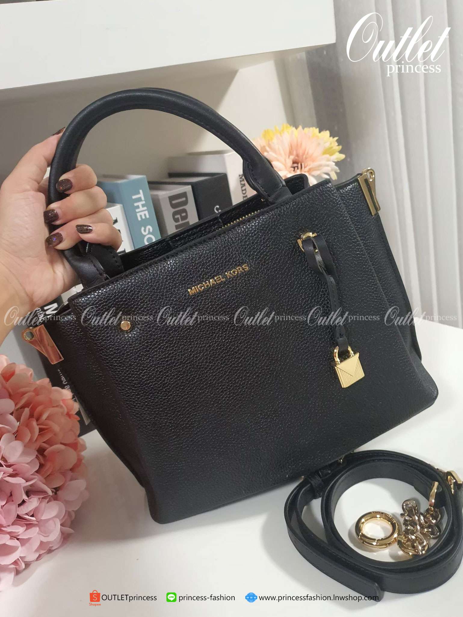 ของแท้ 100% NEW COLLECTION!! MICHAEL KORS GENIE LEATHER BAG สีดำ