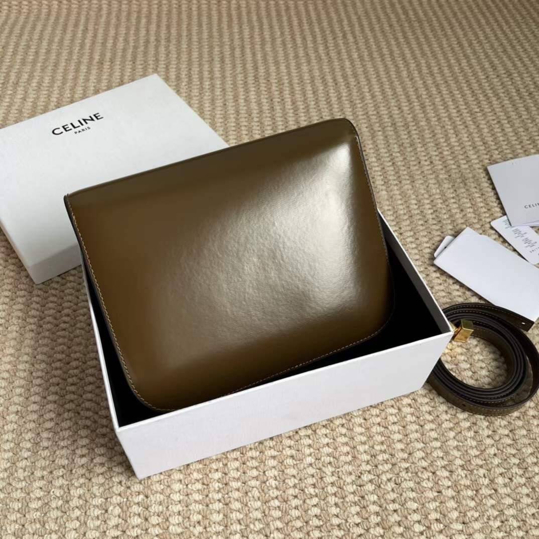 CELINE Medium Classic bag in box calfskin เกรดออริจินอล กระเป๋าสะพายแบรนด์เนมซีลีนหนังแท้ อะไหล่ทองหรู งานหนังเรียบ สวยหรู ด้านในเปิดด้วยบีบอะไหล่ทอง