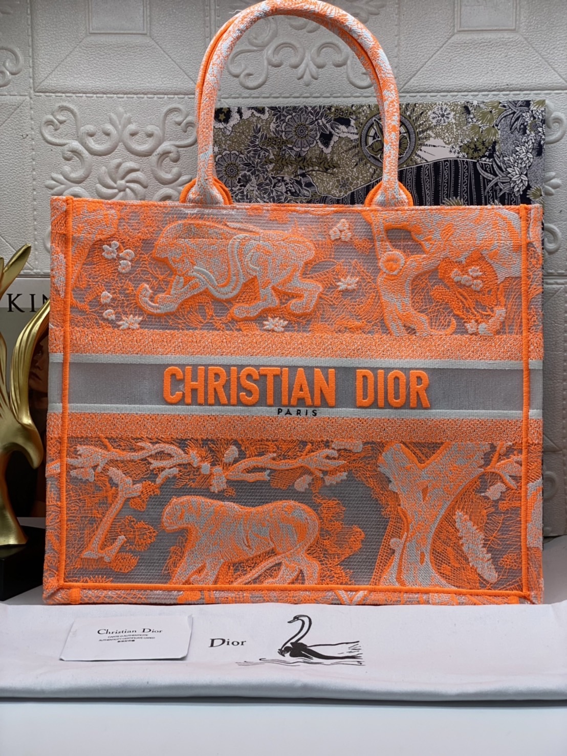 DIOR Book Tote Fluorescent Orange Toile de Jouy Transparent Canvas เกรดออริจินอล ภาพสินค้าถ่ายจากงานขายจริงใช้งานต่างประเทศได้