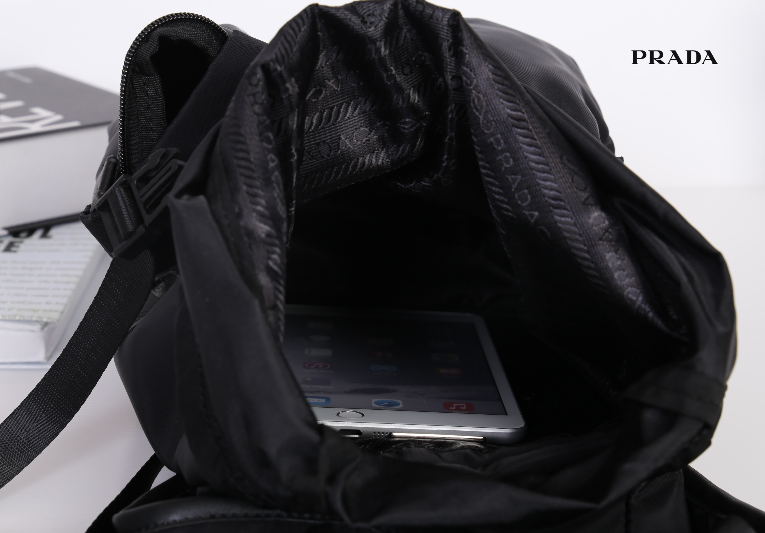 PRADA NYLON MINI BACKPACK สินค้า Premium gift จากเค้าเตอร์แบรนด์ต่างประเทศ รุ่น Limited edition กระเป๋าสะพายเป้ Size mini ขนาดกำลังน่ารัก ที่ฮ๊อตสุดๆ วัสดุเป็น Nylon เนื้อหนา คุณภาพดี ขนาดกะทัดรัด พกพาสะดวก น้ำหนักเบา ด้านหน้าติดโลโก้แบรนด์ อะไหล่เงินสวยห