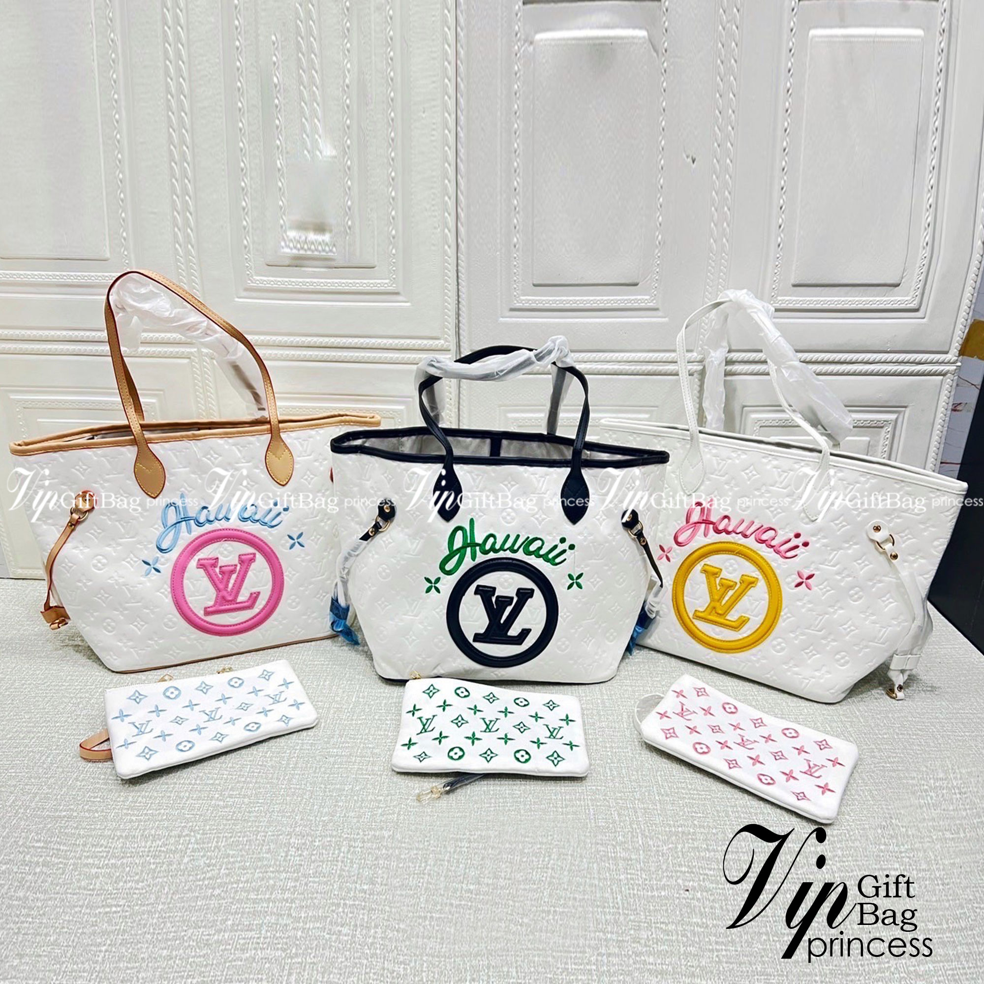 LV Tote Bag / LV Hawaii Summer Bag กระเป๋าสะพายทรงโท้ท มาพร้อมใบเล็กน่ารัก วัสดุหนังแคนวาสปั้มลายโมโนแกรม รุ่นลิมิเตด ฮอตสุดเเล้วซิส ได้ทุกลุค เกรดงานสวย น่ารักมากๆ งานชนชอป ใช้ได้ Everyday Look เลยค่า