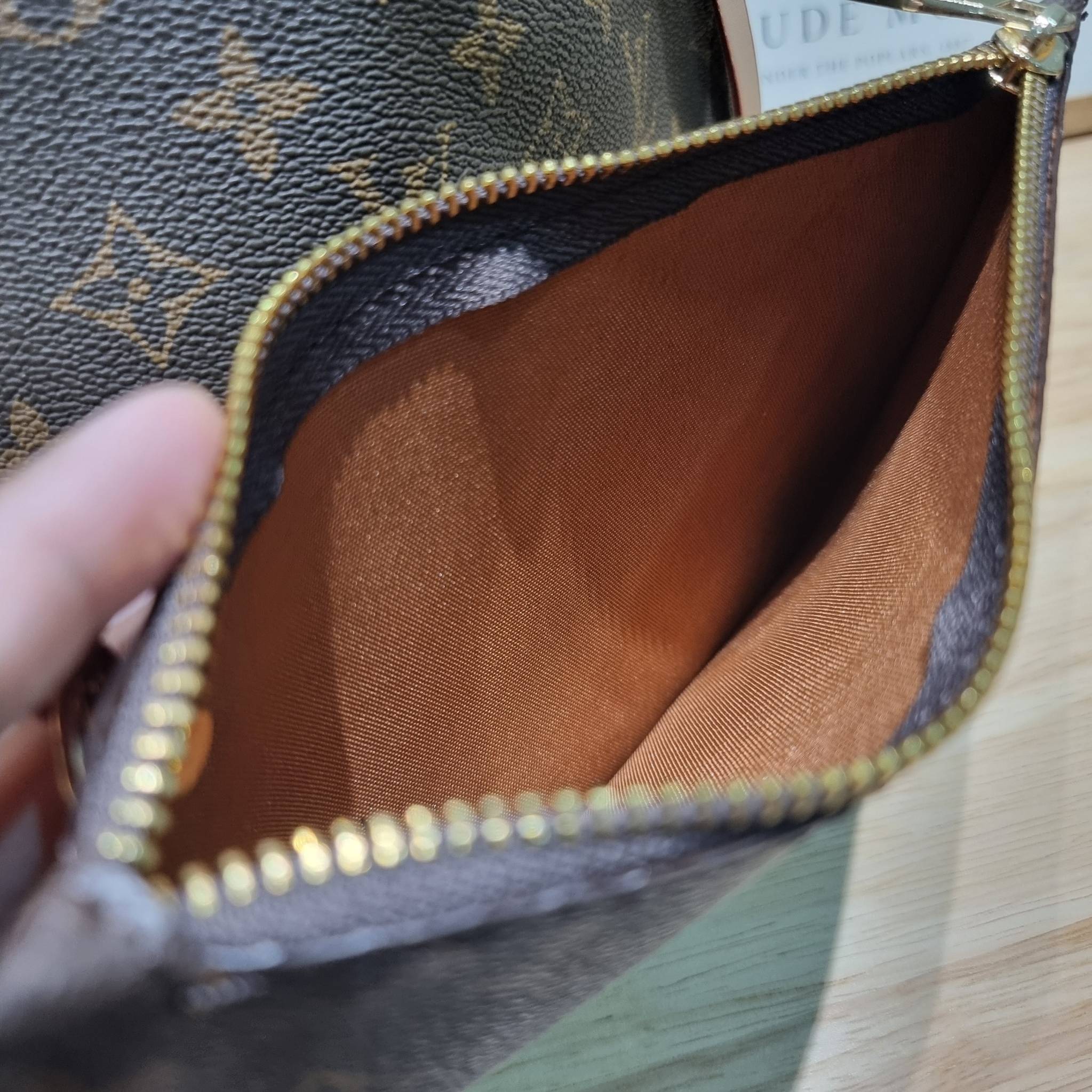 LV Neverfull Monogram / LV 2IN1 TOTE SET กระเป๋าสะพายไหล่ใบใหญ่ทรง tote มาพร้อมใบลูก คลาสสิคที่สุด เป็นอีกรุ่นที่มีคนใช้กันทั่วบ้านทั่วเมือง ฮิตแบบไม่ต้องพูดเยอะ