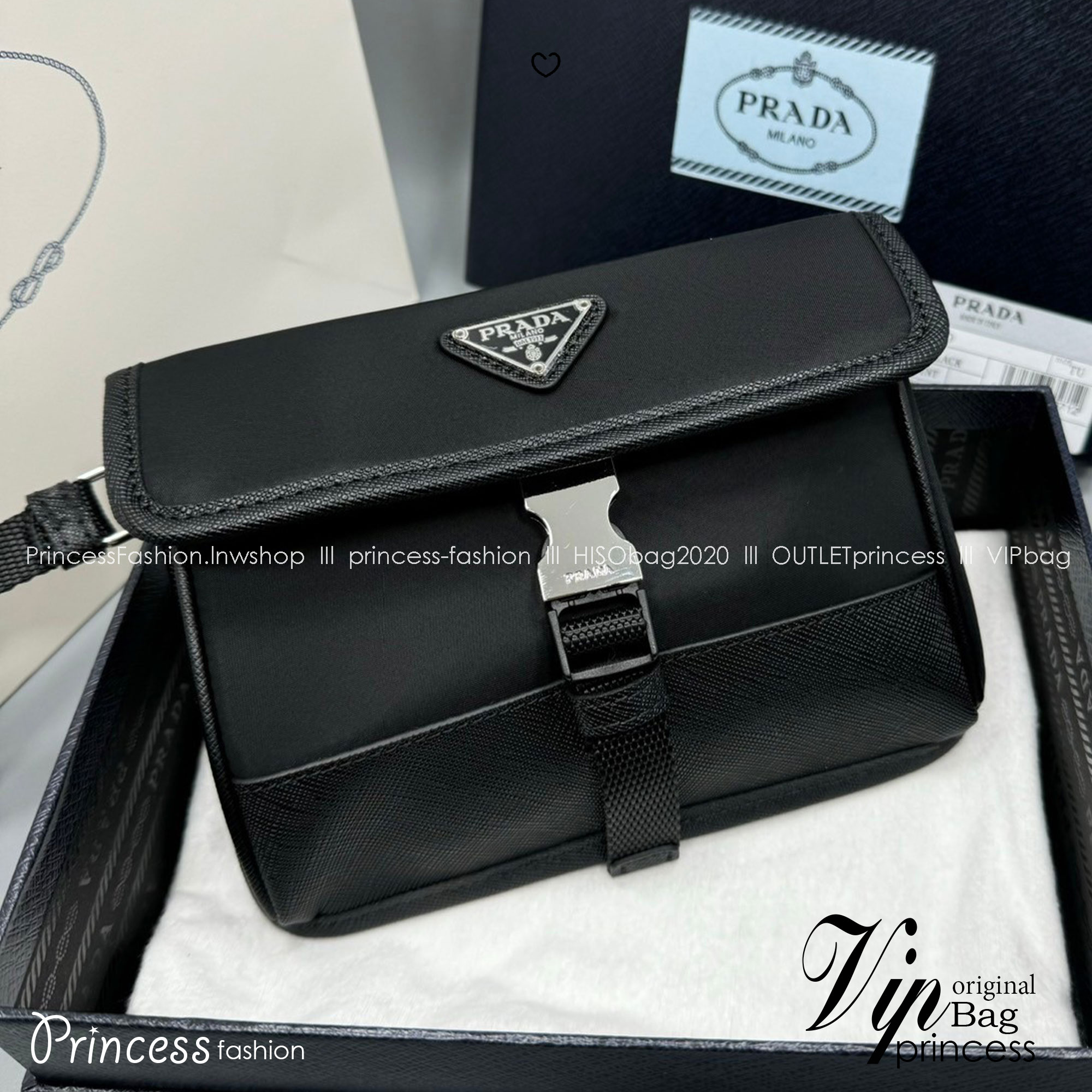 PRADA Re-Nylon and Saffiano leather smartphone case / PRADA Crossbody Nylon Men Bag กระเป๋าสะพายใบกะทัดรัด เป็นใบที่ท่านชายควรมีมาก งานสวยเท่ห์ ใช้ได้ทั้งชายหญิง เหมาะกับ everyday look มากๆค่ะ