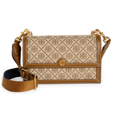 สีใหม่ Hazelnut Large Size TORY BURCH T Monogram jacquard shoulder bag ฮอตไอเท็ม ที่สาวๆเค้ารู้กัน!! กระเป๋าสะพายไหล่ ดีไซน์ทรงสวย คลาสสิคแฝงความหรู วัสดุผ้า jacquard ตัดขอบด้วยหนังแท้ เปิด-ปิดด้วยกระดุมแม่เหล็ก ใช้งานง่าย ภายในโล่งกว้าง แบ่งสัดส่วนสวย ใส