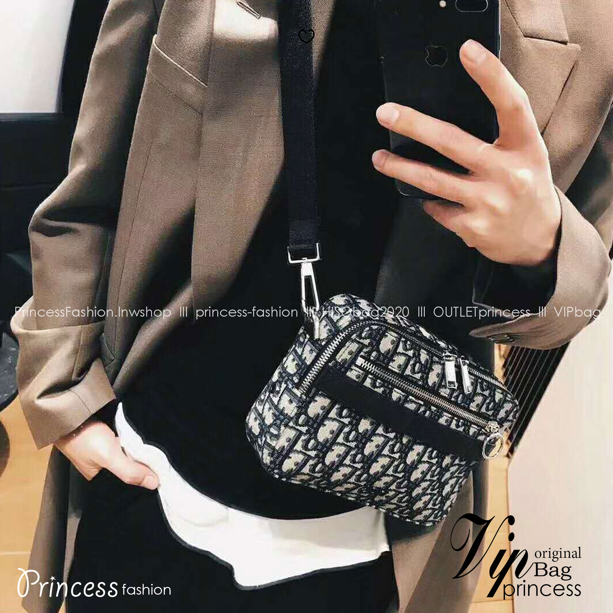 DIOR Safari bag with shoulder strap กระเป๋าสะพายทรงแมสเซ็นเจอร์ สวยหรูเป็นเอกลักษณ์ สุดฮอตที่ดีไซน์รูปแบบขนาดใบกำลังดี ไอเท็มใหม่ที่สามารถใช้ได้ everyday รีบจัดก่อนใครได้เลย!