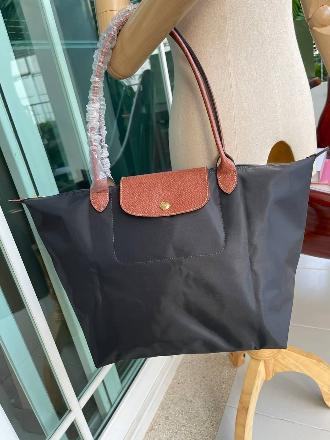 ของแท้ 💯% LONGCHAMP LE PLIAGE ORIGINAL SHOULDER BAG L ( หูยาว )กระเป๋าสะพายไหล่ รุ่น Original มีเอกลักษณ์อันโดดเด่นของรุ่นไอคอนนิคของ Longchamp อย่าง Le Pliage