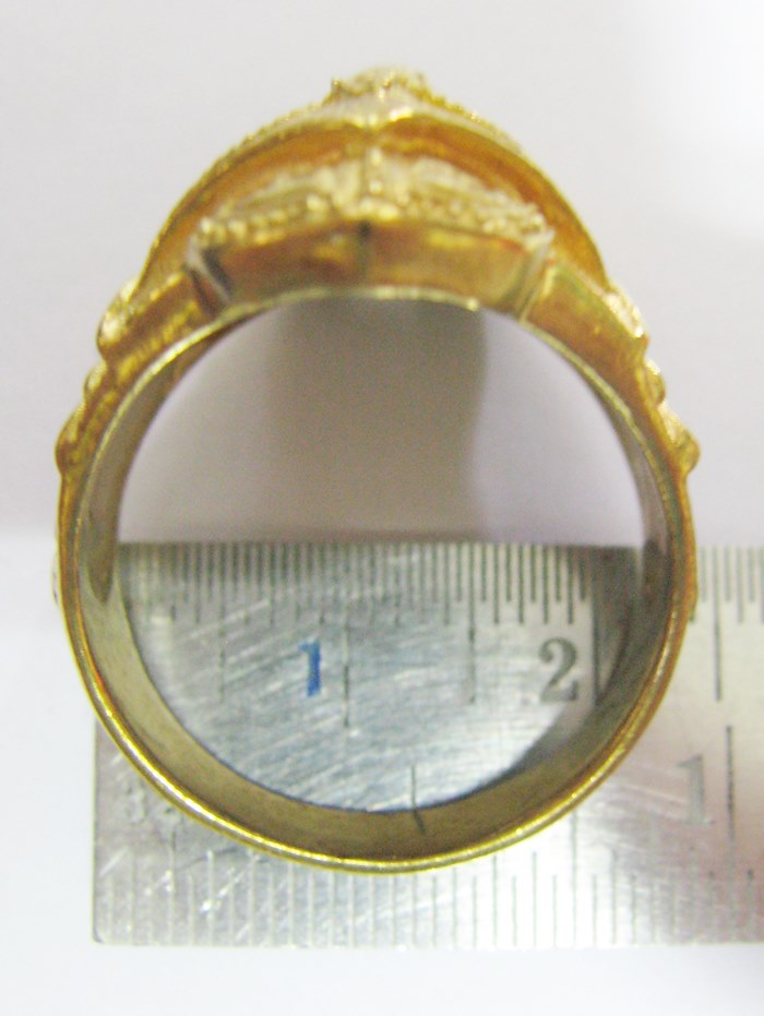 สินค้าหมดค่ะ แหวนเศียรพญาครุฑเนื้อทองเหลืองประดับพลอยสีแดงมหาอำนาจ โชคลาภ ปลอดภัย พร้อมใบคาถาค่ะ