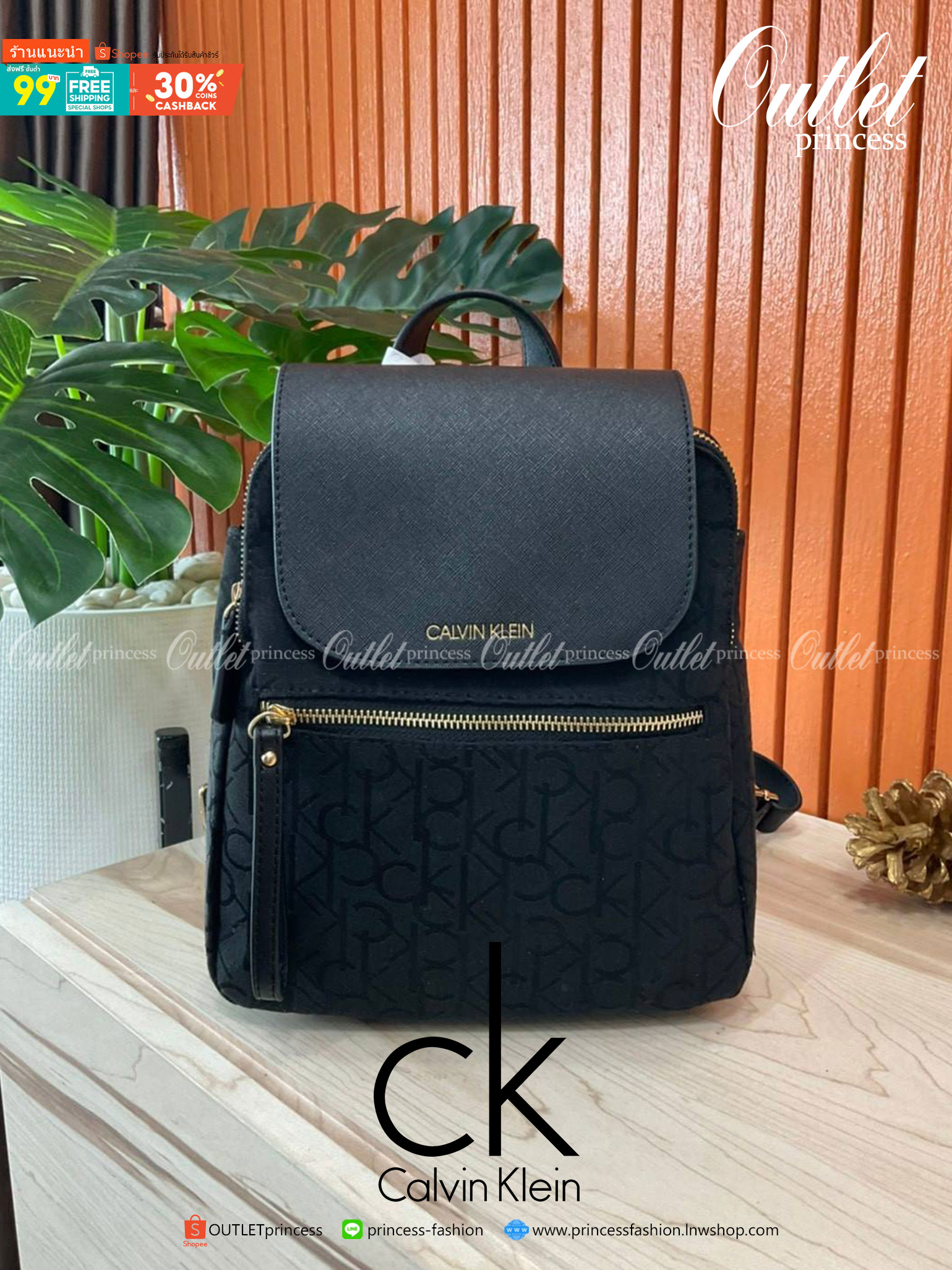 ของแท้ 💯% Elaine Calvin Klein Monogram Small Backpack 💕ของมันต้องมี สวยหรูดูแพงมาก สำหรับรุ่นนี้ และมีฟังชั่นช่องการใช้งานที่มากที่สุด!!! 💕 กระเป๋าสะพายเป้รุ่นใหม่ชนช้อป รุ่นยอดนิยม
