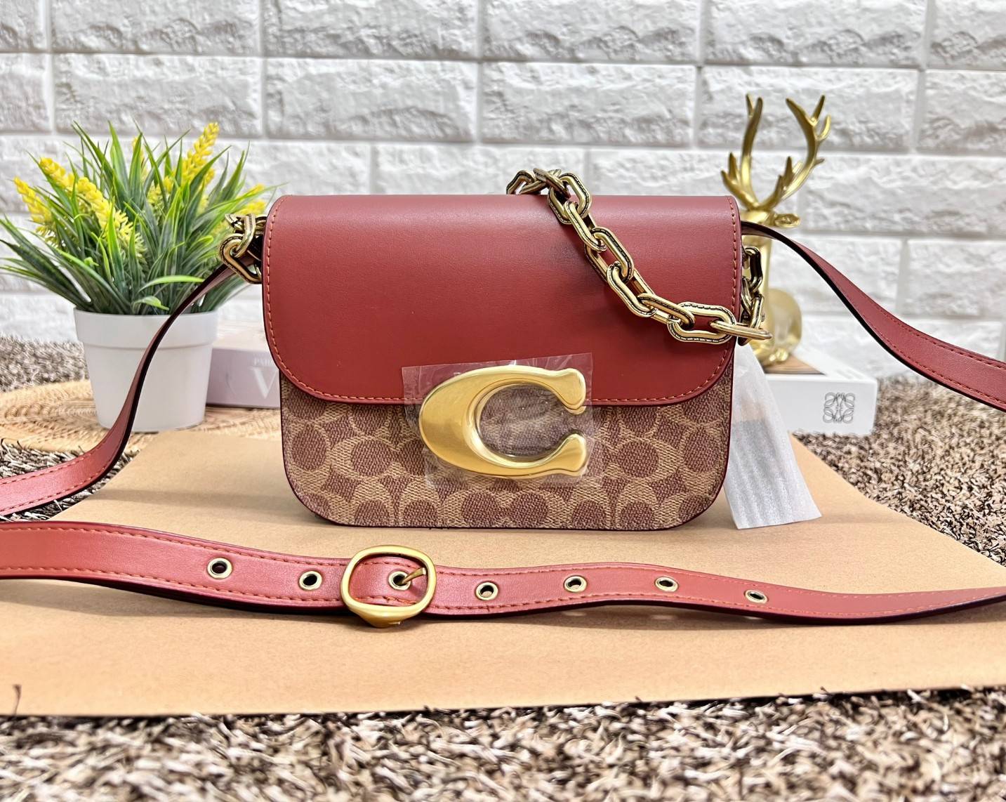 COACH IDOL BAG IN SIGNATURE CANVAS WITH SNAKESKIN DETAIL CM551 ใหม่ล่าสุด2023 โลโก้อะไหล่แบรนด์ใหญ่ซ้อนทับ Luxury สุดๆค่ะ