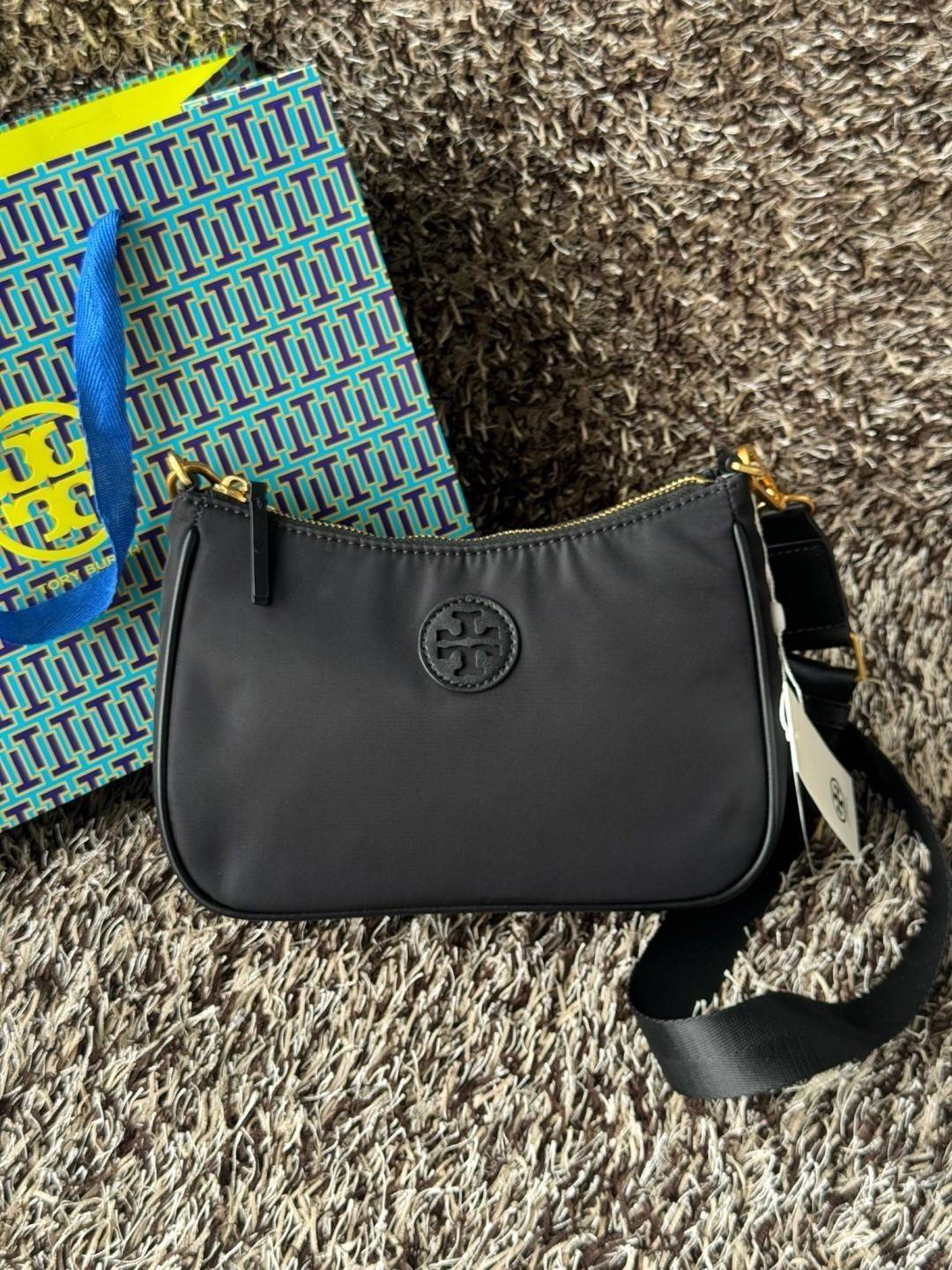 Tory Burch Nylon Web Mini Hobo Bag กระเป๋าสะพายดีไซน์เรียบง่าย น้ำหนักเบา เกรดออริ สลับแท้ 1:1 ใช้งานต่างประเทศได้