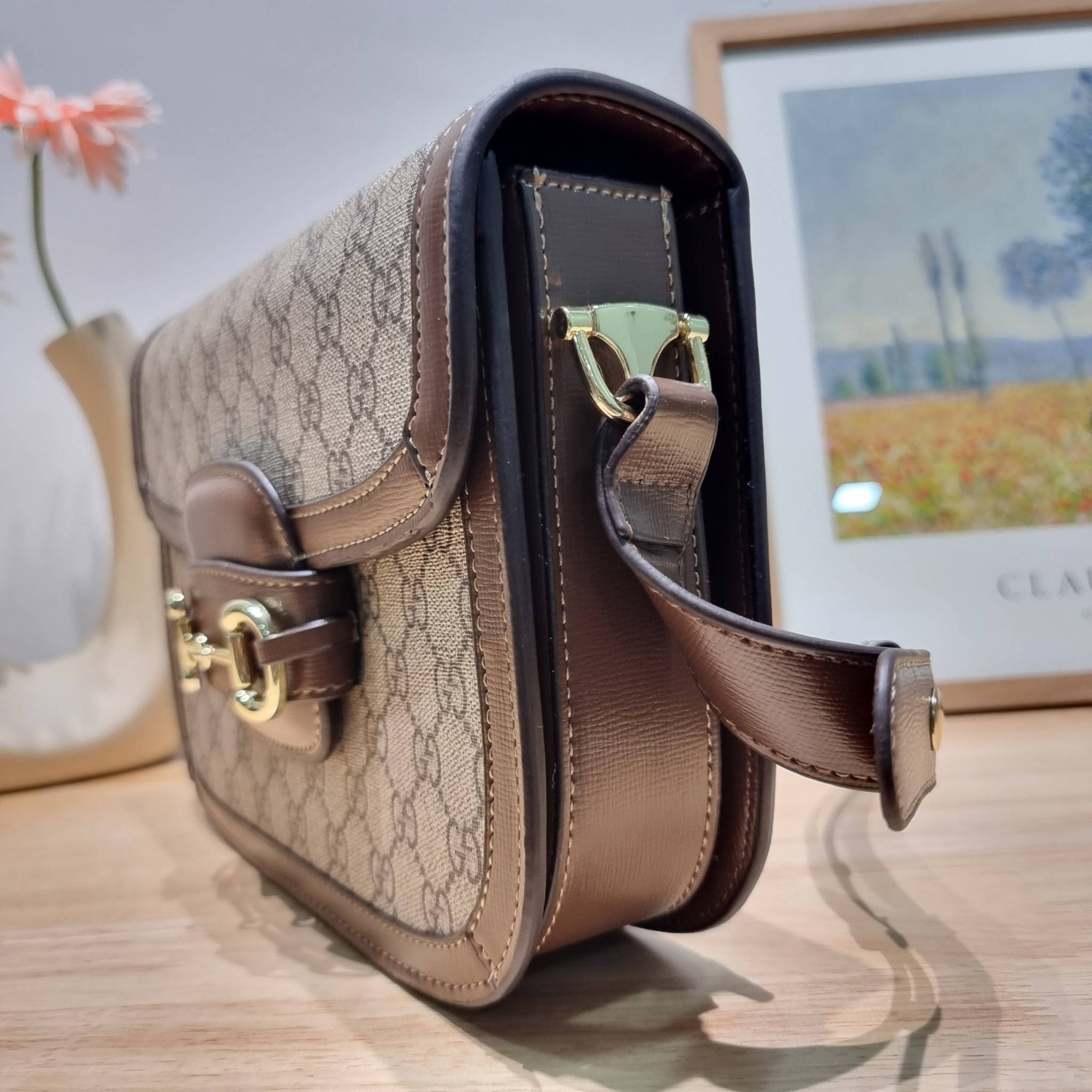 Gucci horsebit 1955 shoulder bag / GUCCI BAG พร้อมส่ง 5 สี กระเป๋าสะพายไหล่/สะพายข้างทรงคลาสสิค สวยผู้ดี ดารา เซเลปใช้กันเพียบ สวยอยู่ทรง มากี่รอบก็ไม่เคยพอ!! รุ่นเด็ดสุด!! ฮ็อตสุด!! ให้สิบว้าวไปเลย