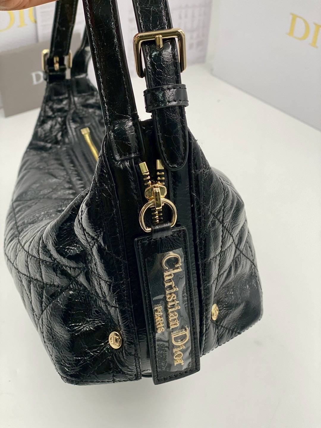 ORI หนังแท้ | DIOR D-Journey bag in leather กระเป๋าสะพายโฮโบทรงสวย รุ่นใหม่ล่าสุด ดีไซน์เรียบหรูลัคชูที่สุด มาพร้อมสายสะพาย2เส้นคู่แบบใหม่สุดเก๋