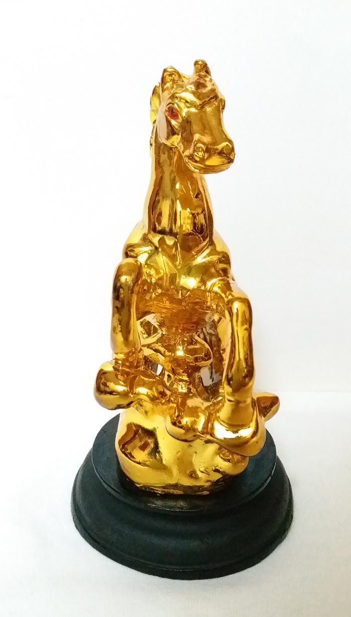 ม้าทองแบบใหญ่เสริมดวงการค้า แก้ชงปีขาล ปี2562 ช่วยให้สมความปรารถนาค่ะ