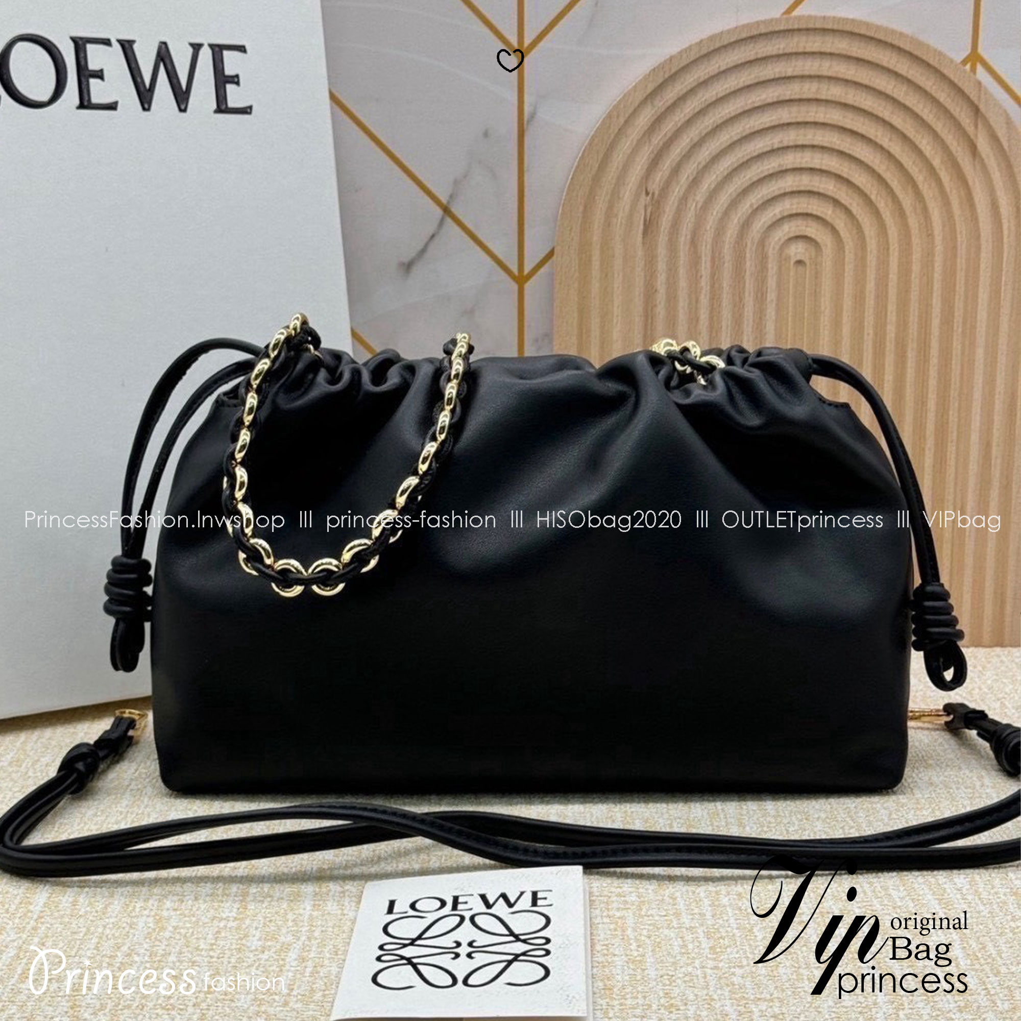 ORI หนังแท้ | Medium Loewe Flamenco purse in mellow nappa leather 30cm กระเป๋าสะพายทรงคลัช เรียบหรูดูแพง เรียบง่ายใช้งานสะดวก หนังแนปป้าให้สัมผัสนุ่มสบายผิว มาพร้อมสายสะพายร้อยห่วงหรูหรา
