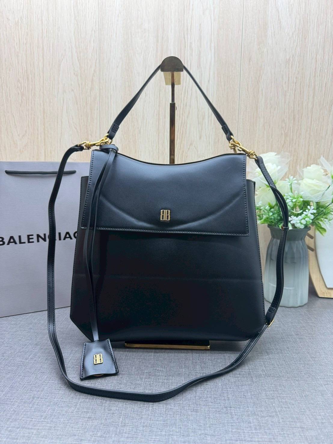 ORI หนังแท้ | Balenciaga Nano Medium Top Handle Bag 27cm กระเป๋าสะพายทรงโท้ท ดีไซน์ใหม่สวยเก๋ตามแบบฉบับแบรนด์