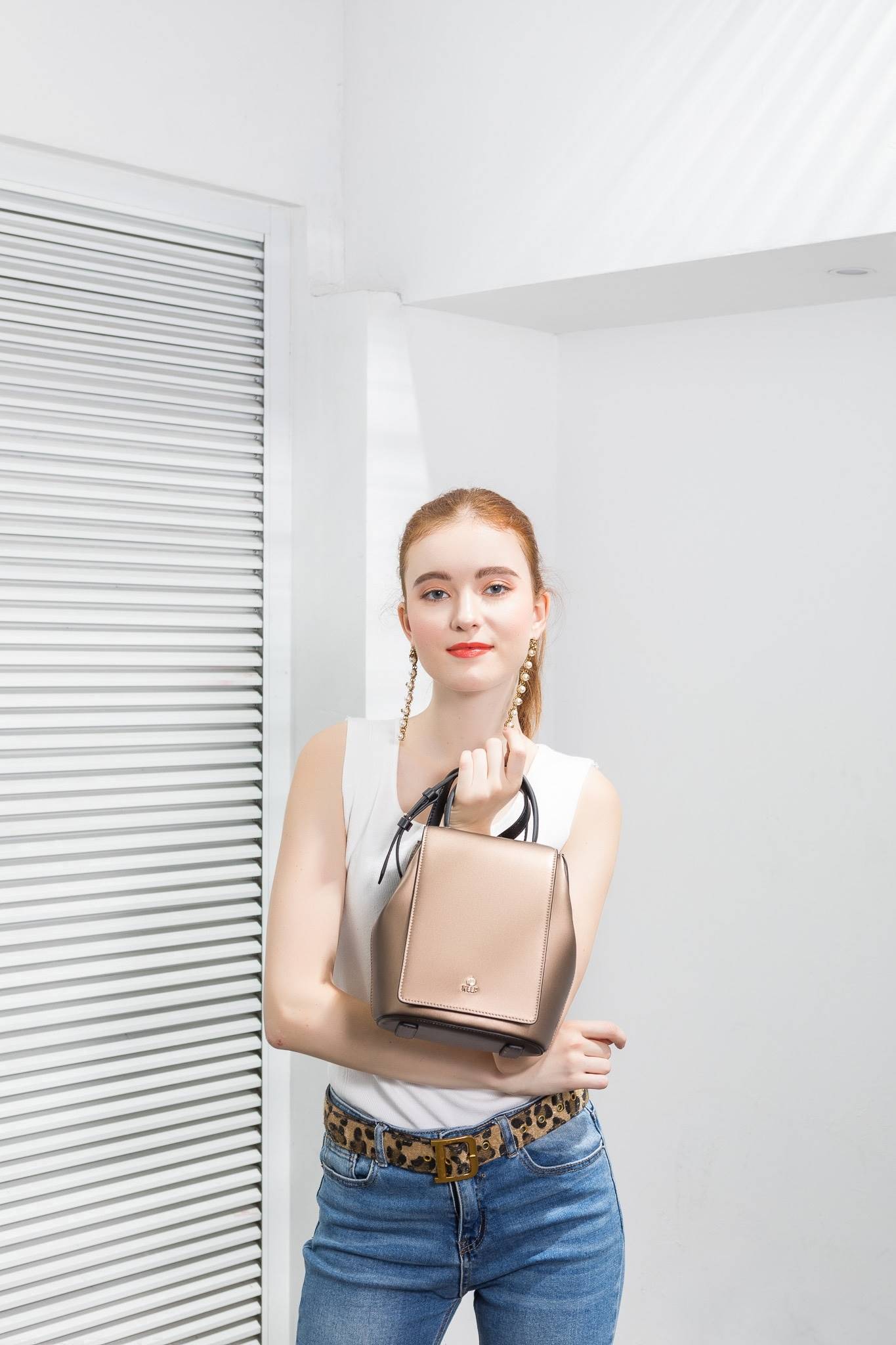 ทรงน่ารักมาก กระเป๋าเป้สะพายข้างได้ สี Glitter ✨ Limited รับ (summer) **KEEPBAG_Allma กระเป๋าเป้ใบใหม่เอาใจสาวทุกสไตล์เลยค่ะ 🌈🌈Summer นี้ ใครกำลังมองหากระเป๋าเป้ใบเล็ก เหมาะกับทุกๆวัน ใช้งานง่าย ใส่ของครบใบนี้แนะนำเลยค่า น้ำหนักเบา 