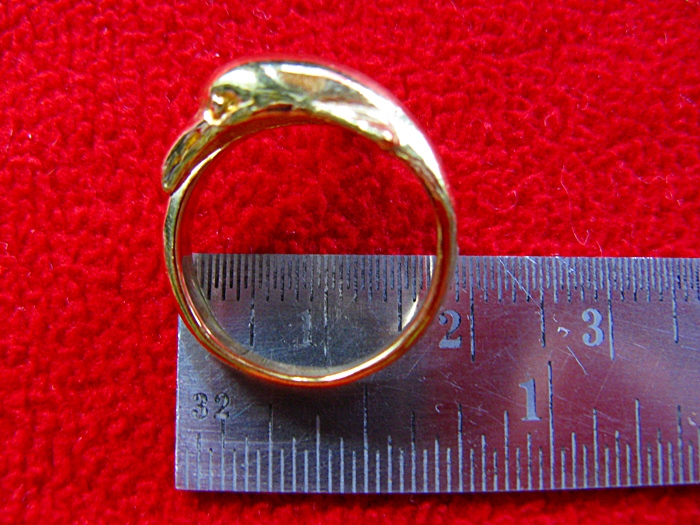 แหวนโลมาทองเหลือง(เสริมเรื่องความรัก)ค่ะ