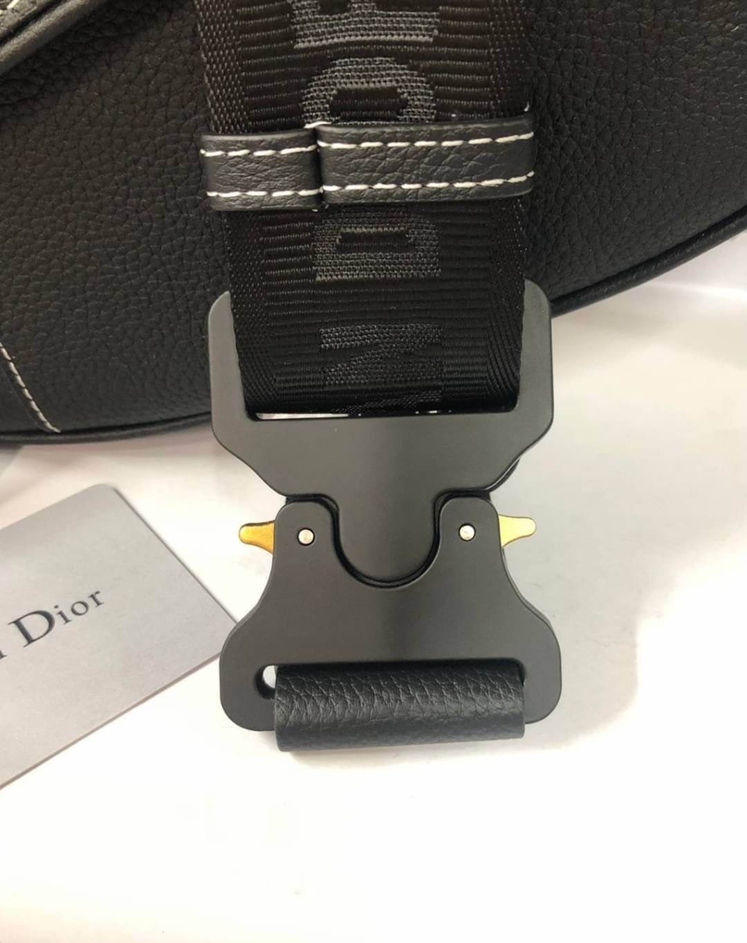 หนังแท้ Dior x Peter Doig Saddle Bag PRINT BLACK LEATHER SADDLE BAG / Dior Waist Bag / Dior Belt Bag / Dior Saddle พร้อมส่งที่ไทย ภาพสินค้าถ่ายจากงานขายจริง ใช้งานต่างประเทศได้ค่ะ