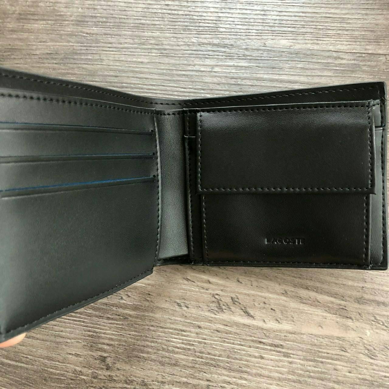 LACOSTE Short Wallet with Key Set กระเป๋าสตางค์ใบสั้น Set สุดคุ้มมอบให้เป็นของขวัญหรือใช้เองก็แนะนำค่ะ