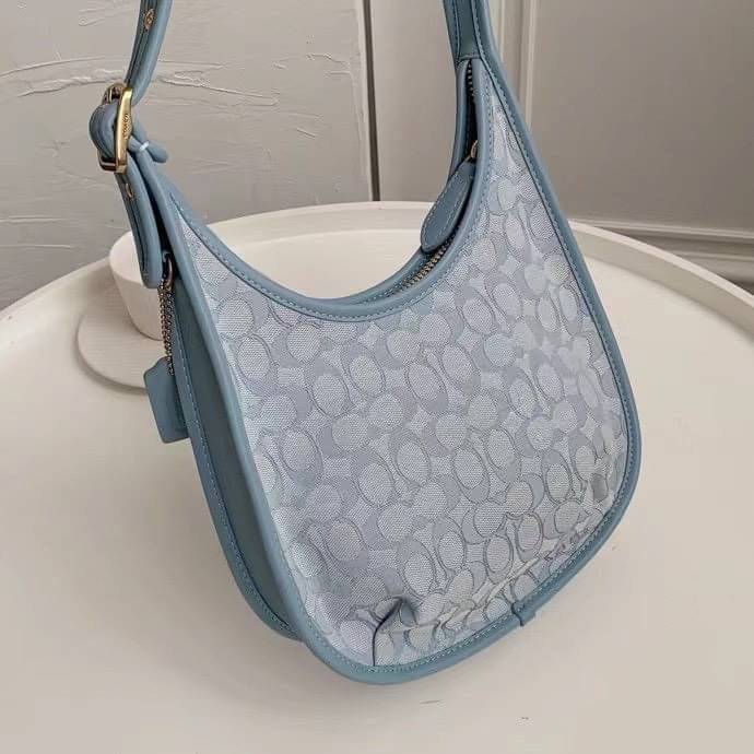 Coach ERGO SHOULDER BAG Glovetanned leather One credit card slot