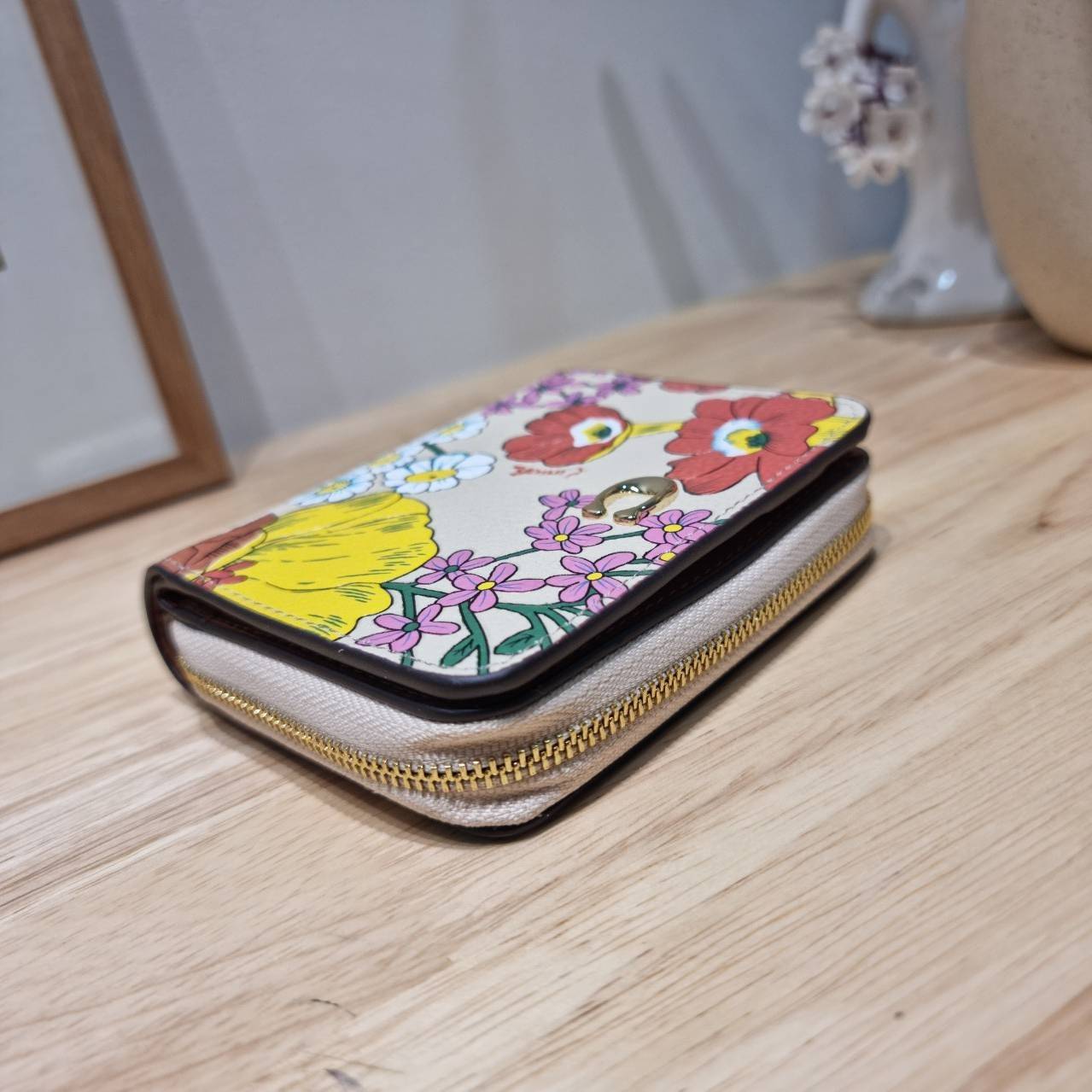 COACH CJ372 CR555 BILLFOLD WALLET WITH FLORAL PRINT กระเป๋าสตางค์ใบเล็กายดอกไม้ เกรดท็อปออริ เกรดดีสุด สลับแท้ 1:1 ใช้ต่างประเทศได้