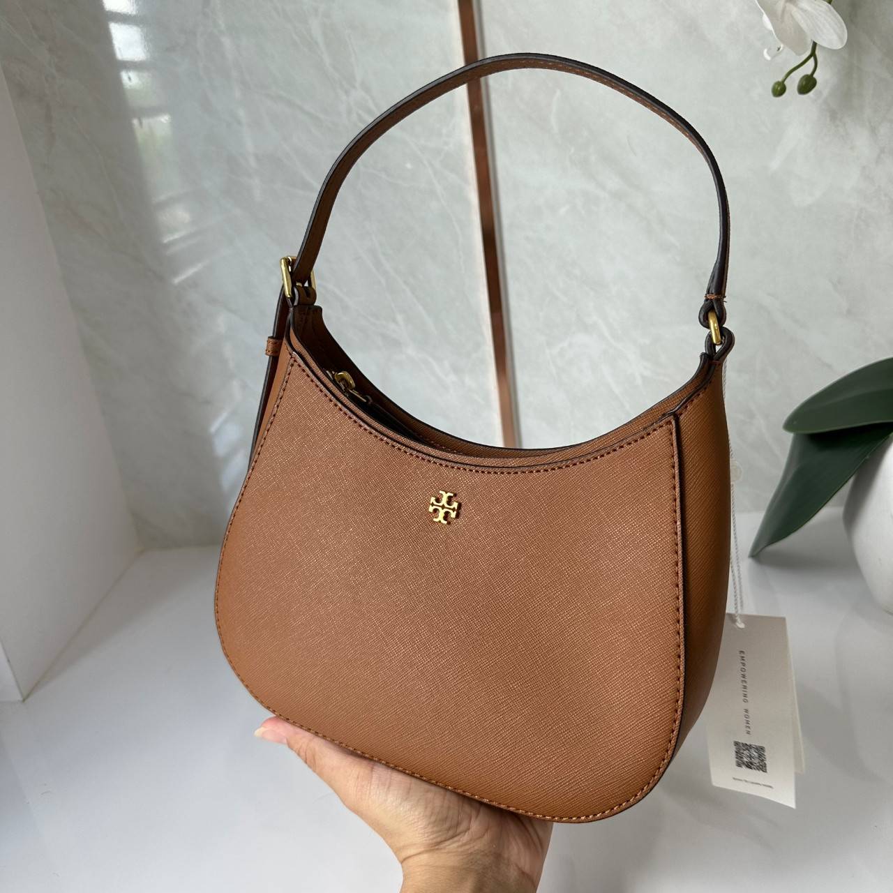 TORY BURCH EMERSON ZIP SHOULDER BAG 137416 / TORY BAG พร้อมส่ง 3 สี กระเป๋าสะพายไหล่ / คล้องแขน หนังซาเฟียโน่ ทนทาน