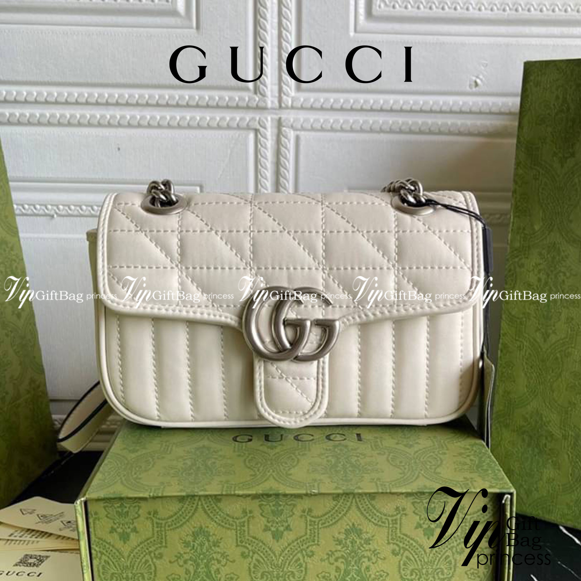 หนังแท้ GUCCI GG Marmont leather shoulder bag แบบใหม่ล่าสุด ราคานี้หนังแท้คือคุ้มมากเลยค่าสาวๆ ต้องจัดแล้วน้าา ยกระดับความหรูให้กับตัวเองกันหน่อย ด้วยกระเป๋ารุ่นนี้!! ครอสบอดี้ที่ดีไซน์หรู อัพเลเวล ในราคาที่จับต้องได้ พร้อมเสิร์ฟความสวยตรงถึงบ้านแล้วจ้า