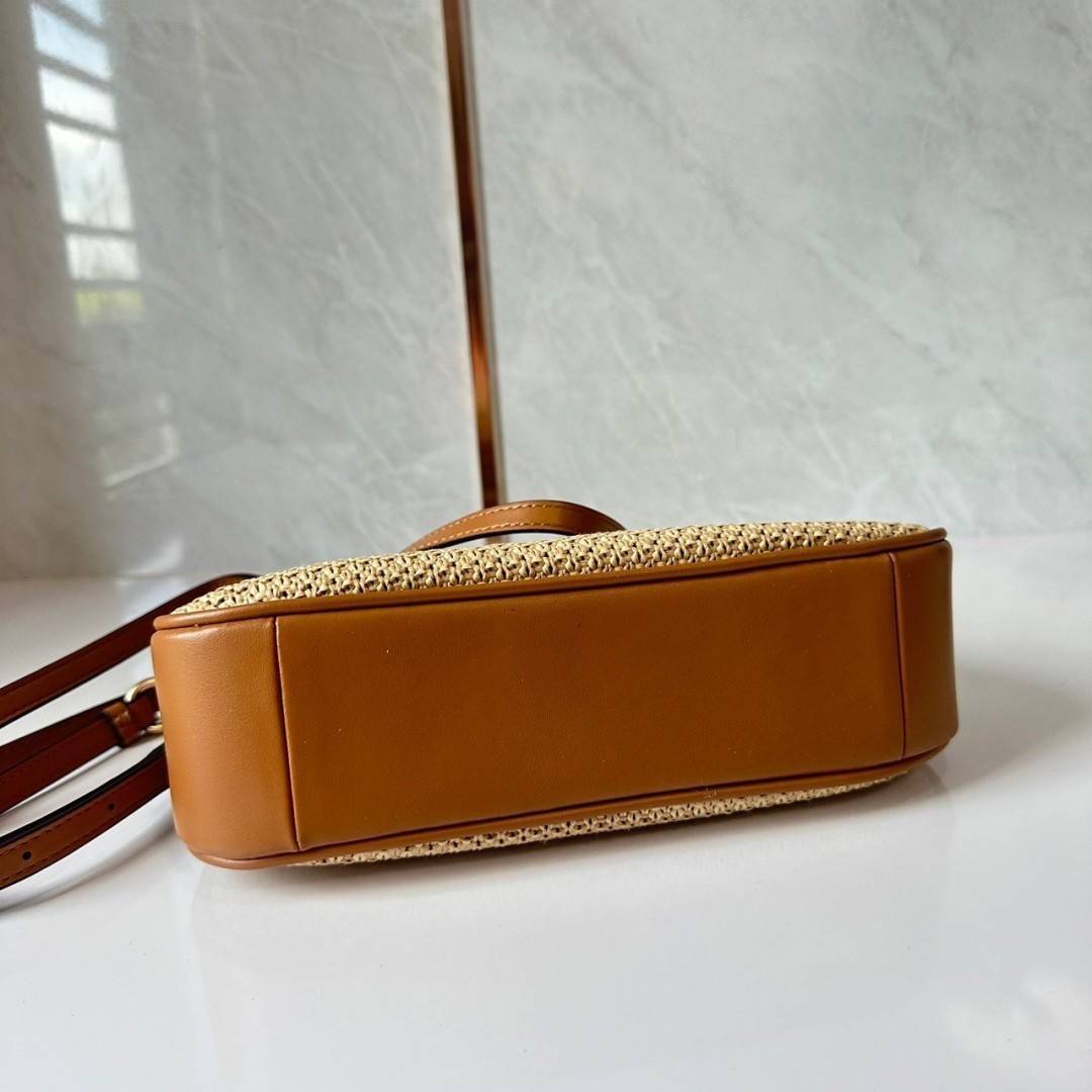 COACH TERI SHOULDER BAG (CR350) กระเป๋าทรงโฮโบ ทรงพอชดีไซน์ใหม่ เกรดท็อปออริ 1:1 สลับแท้ ใช้งานต่างประเทศได้