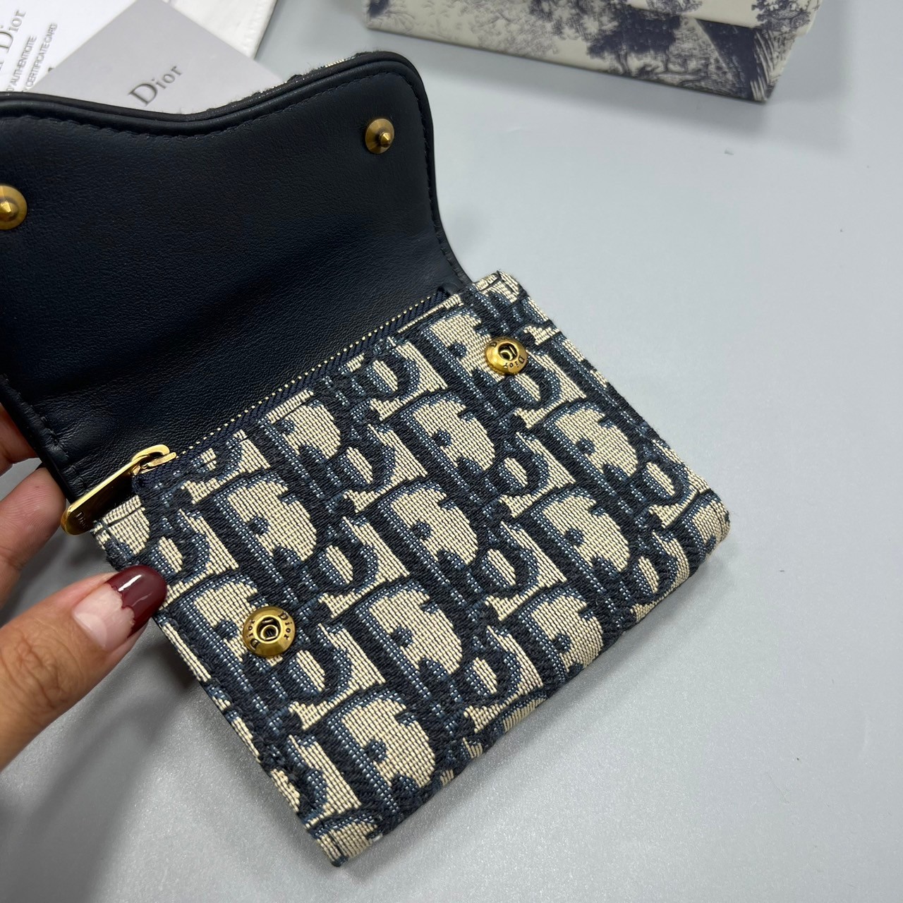 TopORI DIOR SADDLE LOTUS WALLET Oblique Jacquard / Dior wallet กระเป๋าสตางค์ 3 พับ พร้อมส่ง 2 สี **สินค้าเกรดท็อปออริจินอล 1:1 สลับแท้ งานสวยตามรูป ภาพถ่ายจากงานขายจริง ใช้งานต่างประเทศได้