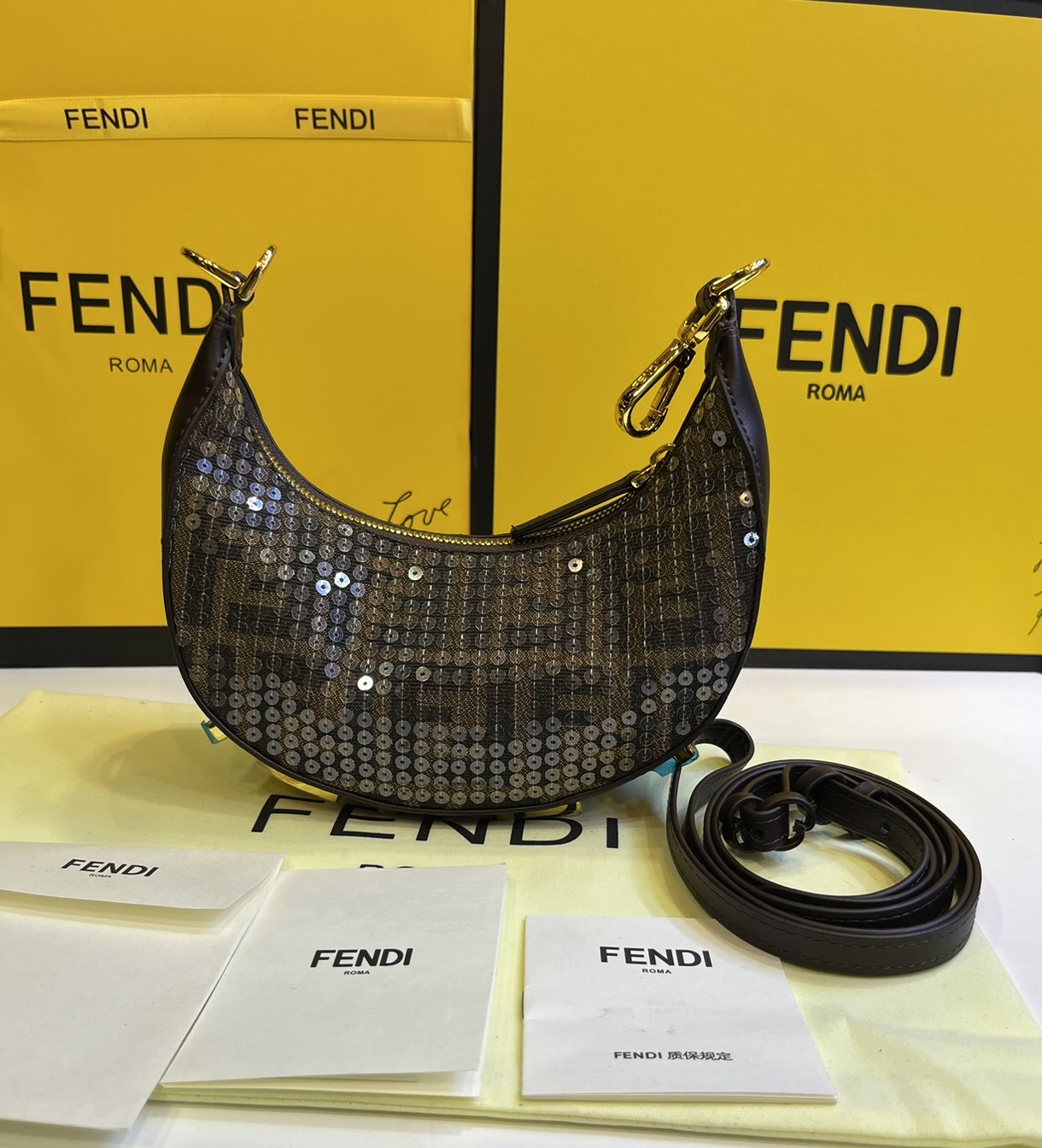 FENDI NANO Fendigraphy Bag fabric charm / Fendi hobo bag 20cm พร้อมส่ง กระเป๋าสะพายไหล่เฟนดิปักเลื่อมรุ่นใหม่ สวยหรู **สินค้าเกรดออริจินอล 1:1 สลับแท้