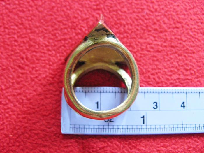 แหวนพีระมิดทองเหลืองค่ะ