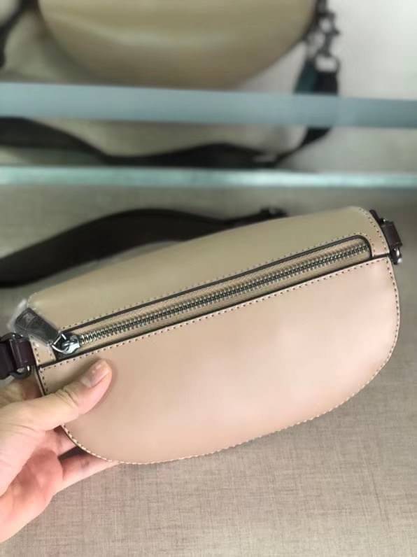 LIMITED EDITION !! COACH BELT BAG IN SIGNATURE WITH REXY BY GUANG YU กลับมาอีกครั้งกับ Coach X Disney สวยงามมากๆค่ะ คาดอก คาดเอวได้ ลาย C ตัดขอบหนังเรียบ มีช่องซิปทั้งหน้า//หลัง ใส่มือถือได้ทุกรุ่น;พาสปอร์ตได้ ;กระเป๋าเงินใบกลางได้;อื่นๆจำเป็นได้ครบค่ะ.