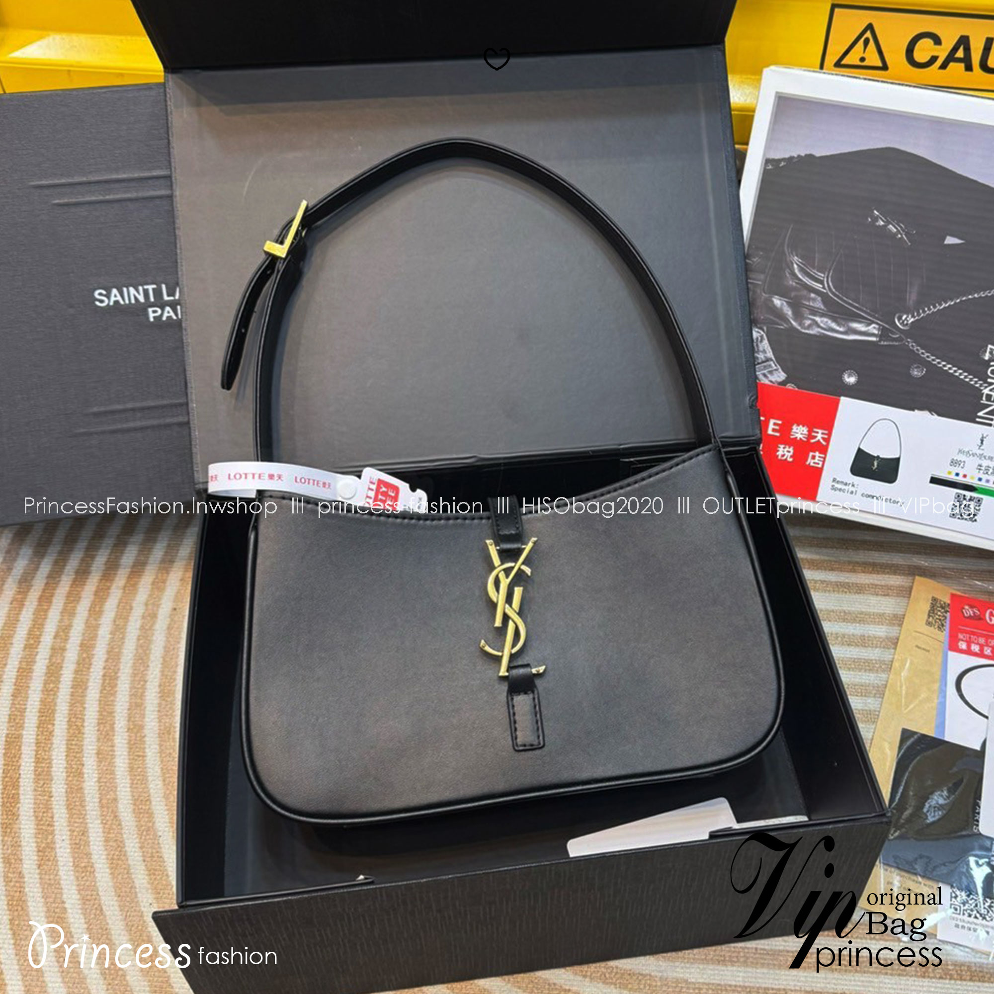 YSL le 5 à 7 Hobo Bag กระเป๋าสะพายไหล่ดีเทลหรู ฮอตไม่หยุด ฉ่ำสุดตัวแม่ คลาสสิค ดีเทลหรู สวยครบทุกมุมตอบโจทย์ทุกไลฟ์สไตล์ ใช้งานได้ง่ายและสะดวก หนังเรียบสวยน้ำหนักเบา คมชัด ดูแพงที่สุด