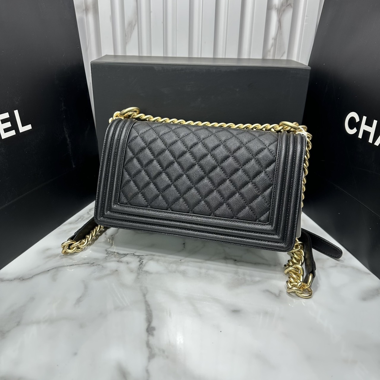 ORI หนังแท้ | CHANEL Boy 25cm shoulder bag กระเป๋าสะพายรุ่นยอดนิยม หรูหราระดับตำนาน สวยงามเหนือกาลเวลา