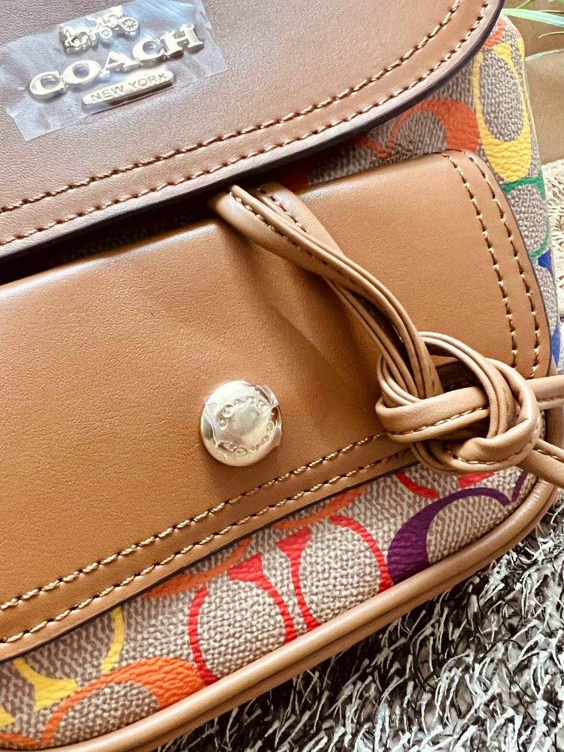 COACH PENNNIE BACKPACK IN RAINBOW SIGNATURE ((C4097)) สวยจึ้งมากแม่ ห้ามพลาด ต้องมีค่ะ! พร้อมส่งค่ะ ล่าสุด กับกระเป๋าสะพายหลังมีหูหิ้ว หนังแท้นิ่มอย่างดี ลายCทั้งใบแบบสีรุ้งสดใสมาเลย สวยมากๆค่ะ