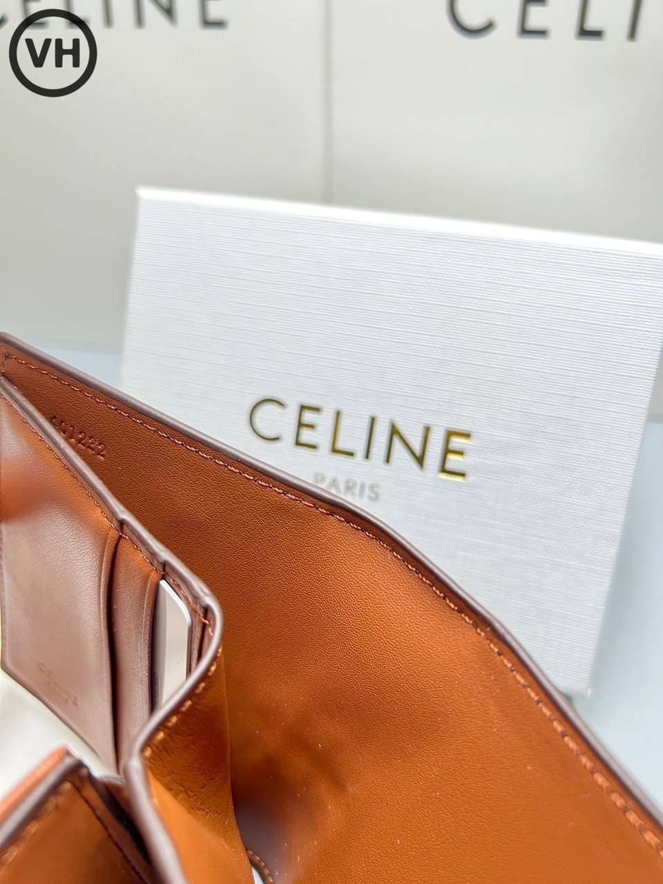 ORI หนังแท้ | CELINE Wallet / CELINE SMALL TRIFOLD WALLET IN TRIOMPHE CANVAS กระเป๋าสตางค์ใบสั้น 3 พับ กระเป๋าสตางค์เซลีน