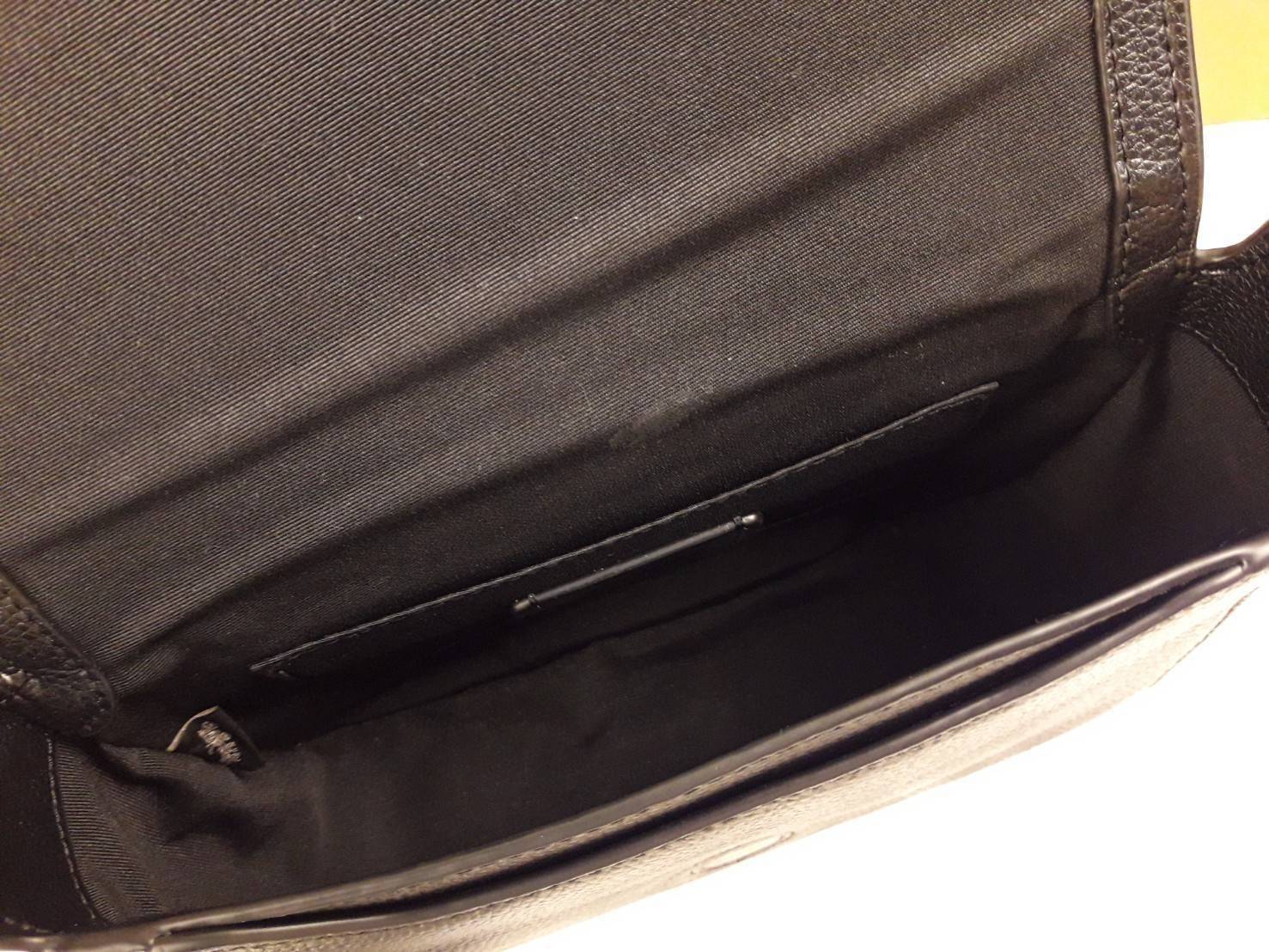 COACH SMALL JES MESSENGER WITH SIGNATURE CANVAS STRAP(COACH F77979)🌺 ทรงนี้ สวยมากจริงๆ ฮิตมากๆตลอดกาล //สะพายข้างฝาปิด ล็อคด้วยแม่เหล็กแน่นหนา รุ่นนี้สวยมาก >>วัสดุหนังแท้เต็มใบ หนังสวยคุณภาพดีมากๆ ยิ่งใช้ หนังยิ่งสวย>>สายสะพายถอดได้ 