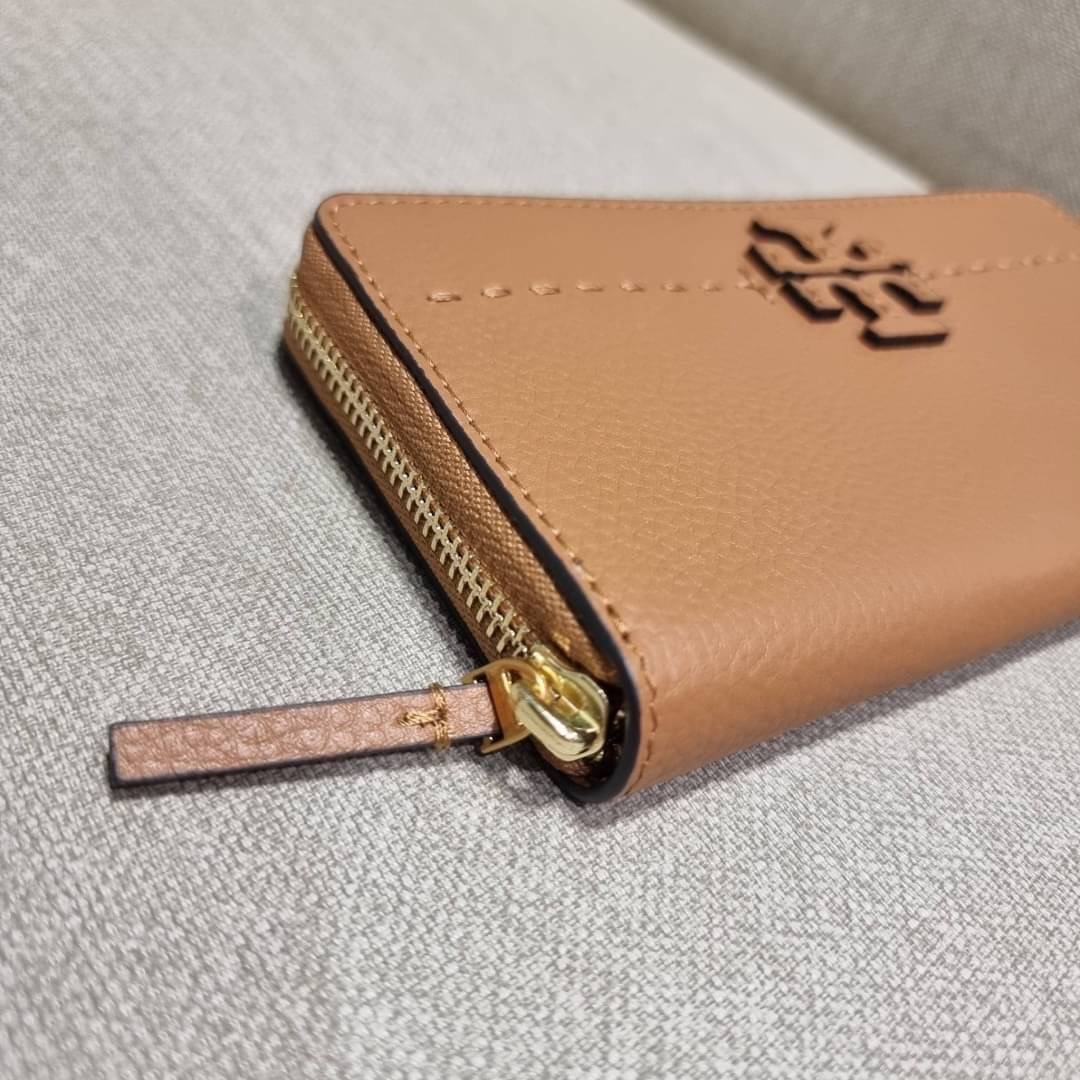 TORY BURCH MCGRAW ZIP CONTINENTAL WALLET กระเป๋าสตางค์ใบยาวรุ่นหายาก จัดเต็มสีสวยพร้อมส่ง ขนาดกำลังพอเหมาะ วัสดุหนังวัวสัมผัสดีมาก