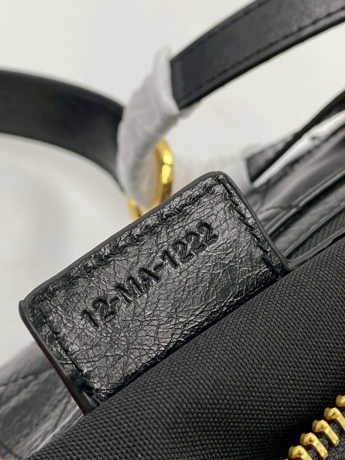 ORI หนังแท้ | DIOR D-Journey Bag กระเป๋าสะพายนิยามใหม่ดีไซน์ทันสมัย โดดเด่นด้วยรูปทรงโฮโบที่มาพร้อมกับดีไซน์ที่นุ่มนวลและทันสมัย พร้อมกับช่องใส่ของแบบติดซิป