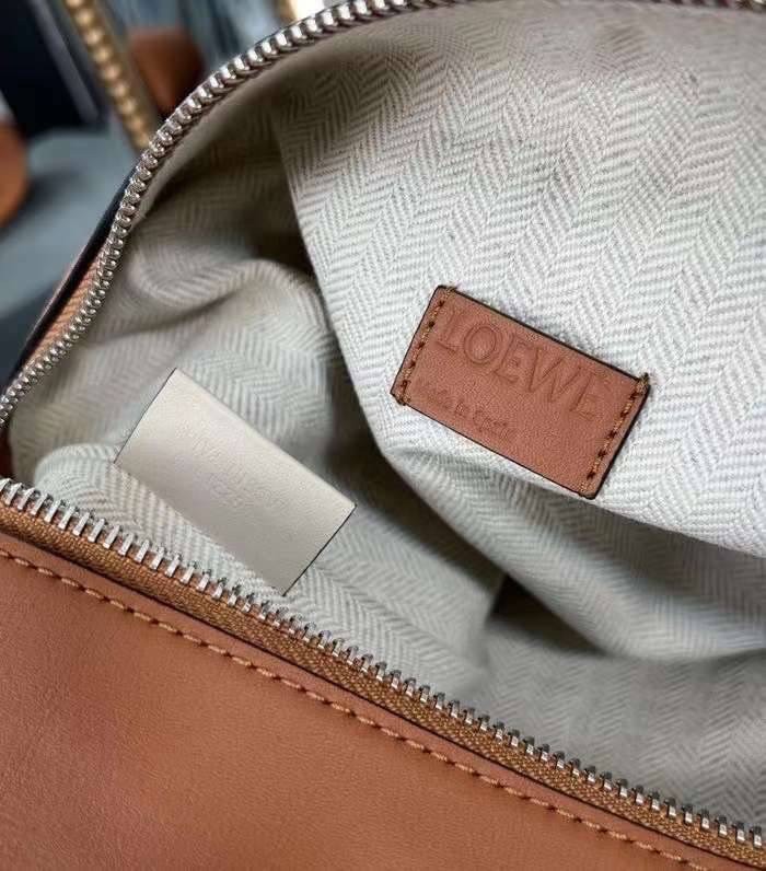 LOEWE Cubi leather crossbody bag / LOEWE Cubi Crossbody bag in supple smooth calfskin and jacquard ท็อปออริจินอล 1:1 เกรดดีสุด สลับแท้ ใช้งานต่างประเทศได้