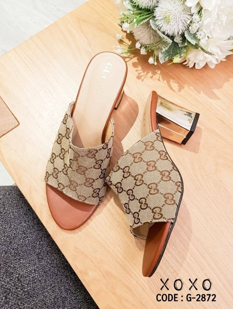 Gucci Shoes รองเท้างานสวม สวยหรู วัสดุผ้าลายแบรนด์ งานใส่สบาย ส้นแท่ง ห่อหนังกระจก เงา สวย แมทส์ชุดง่าย ดูสง่า สวยหรูเวลาจับแมทส์ชุด