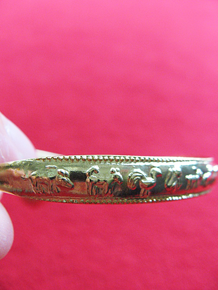 สินค้าหมดค่ะ กำไลข้อมือลาย12ราศีเนื้อทองเหลืองค่ะ