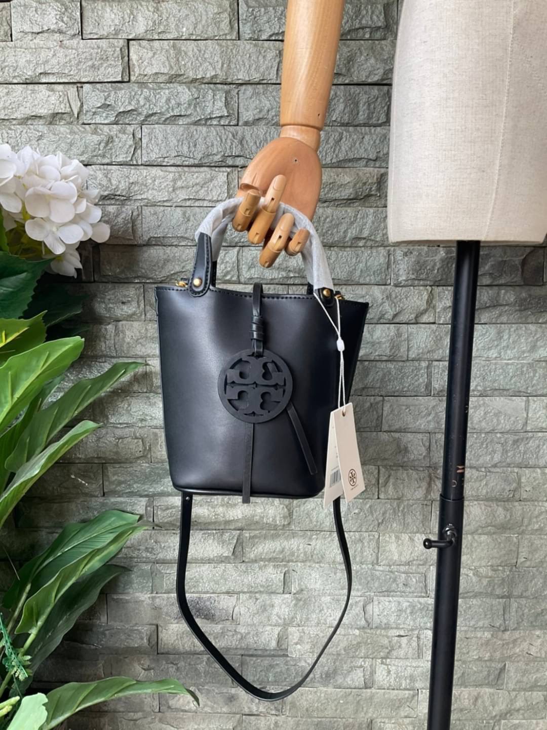 TORY BURCH LEATHER BUCKET BAG MILLER MINI BAG รุ่น 55222 กระเป๋าสะพาย Crossbody ทรงถังสวยสุดฮิต เป็นรูปทรงใหม่