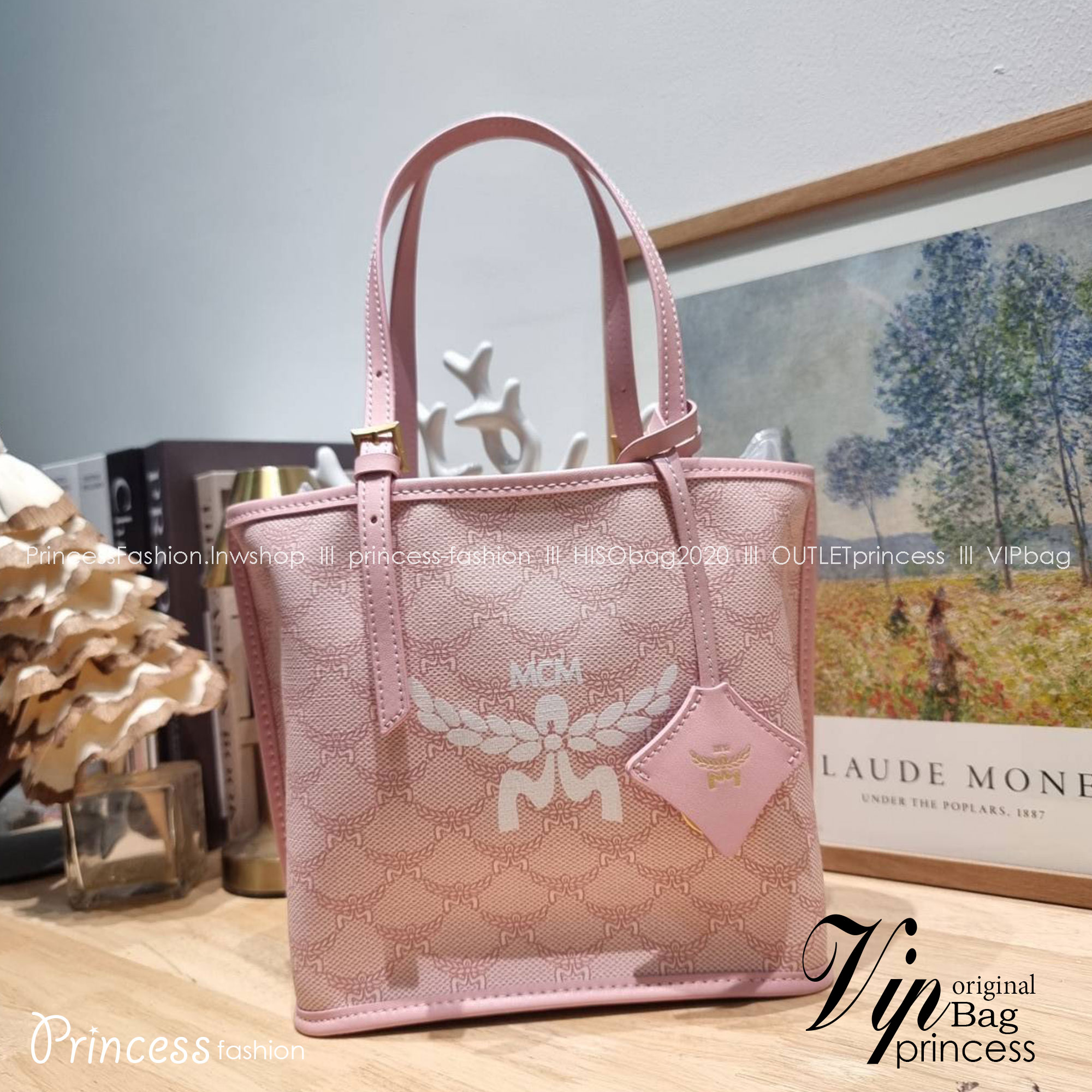M.C.M MINI HIMMEL SHOPPER IN LAURETOS คอลเลคชั่นใหม่ พร้อมสีใหม่ ดีไซน์ละมุน น่าใช้มากๆ กระเป๋าทรงช้อปปิ้ง เรียบหรู