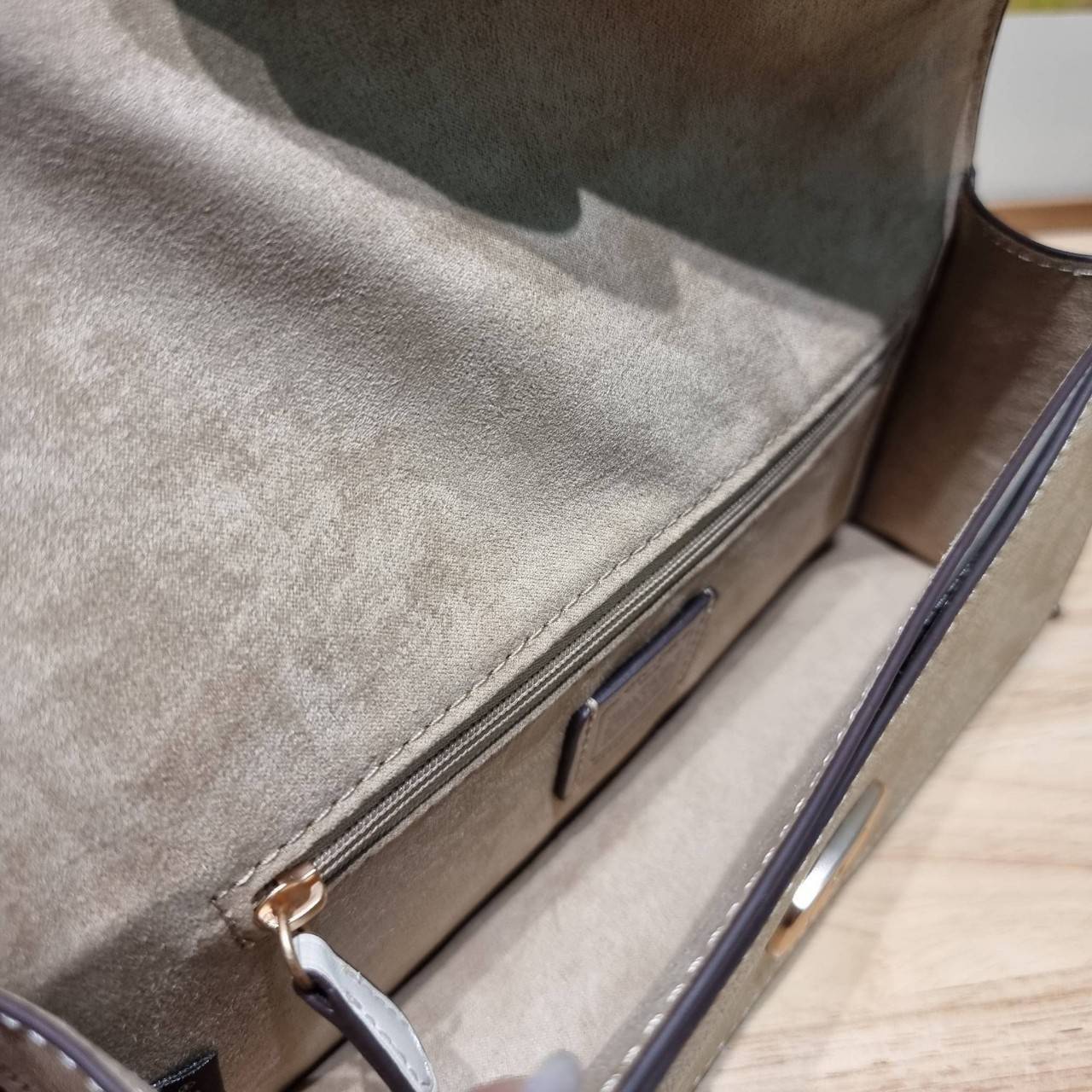 COACH CR528 ELIZA FLAP CROSSBODY IN SIGNATURE CANVAS กระเป๋าสะพายสุดหรู ดีไซน์โลโก้รุ่นใหม่สวยเด่น เกรดท็อปออริ เกรดดีสุด สลับแท้ 1:1