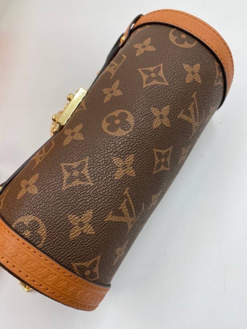 LOUIS VUITTON PAPILLON TRUNK Monogram coated canvas สินค้าออกใหม่ สวยงามมากๆค่ะ ใบจริงน่ารัก น่าใช้มากๆ พกพาสะดวก แนะนำมีติดตัวไว้สักใบไม่ผิดหวังแน่นอน ห้ามพลาดเลยนะคะ!